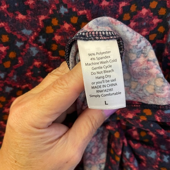 NWT LuLaRoe IRMA MULTI-COLOR SHORT SLEEVE HI-LOW TUNIC. Size L. - Picture 3 of 6